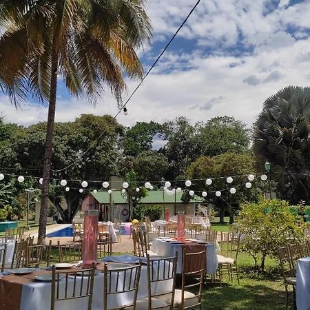 Hotel Playa By Marbar Hoteles Villeta Bagian luar foto