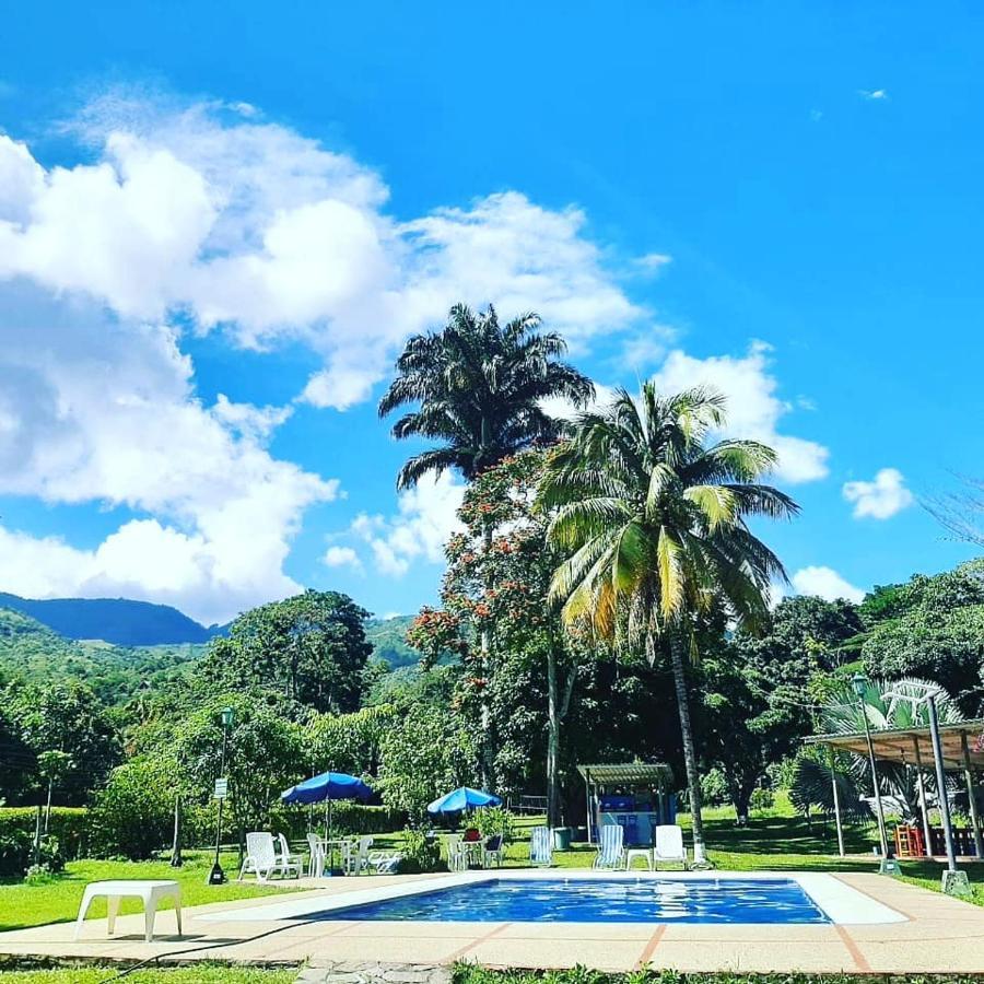 Hotel Playa By Marbar Hoteles Villeta Bagian luar foto
