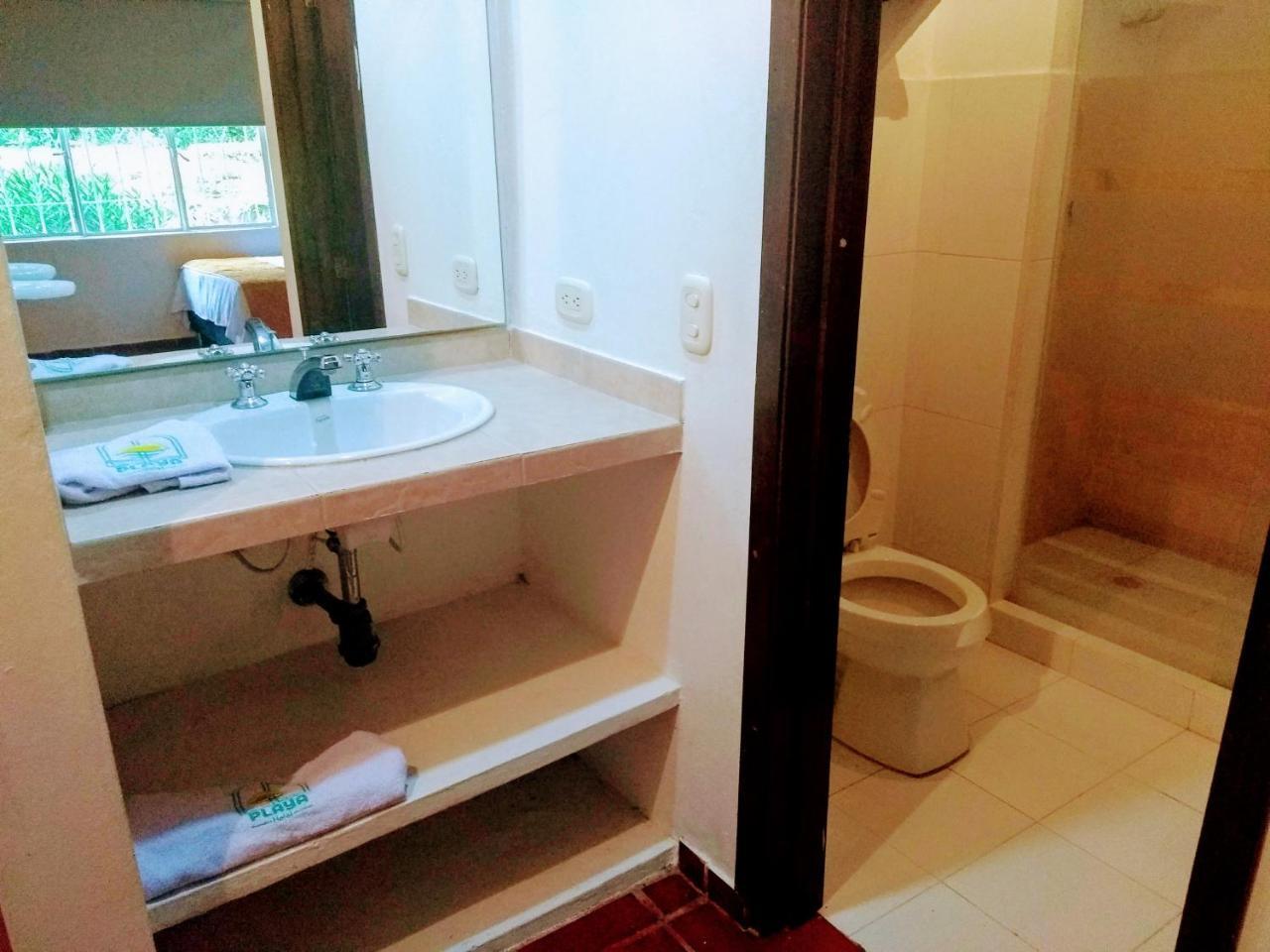 Hotel Playa By Marbar Hoteles Villeta Bagian luar foto