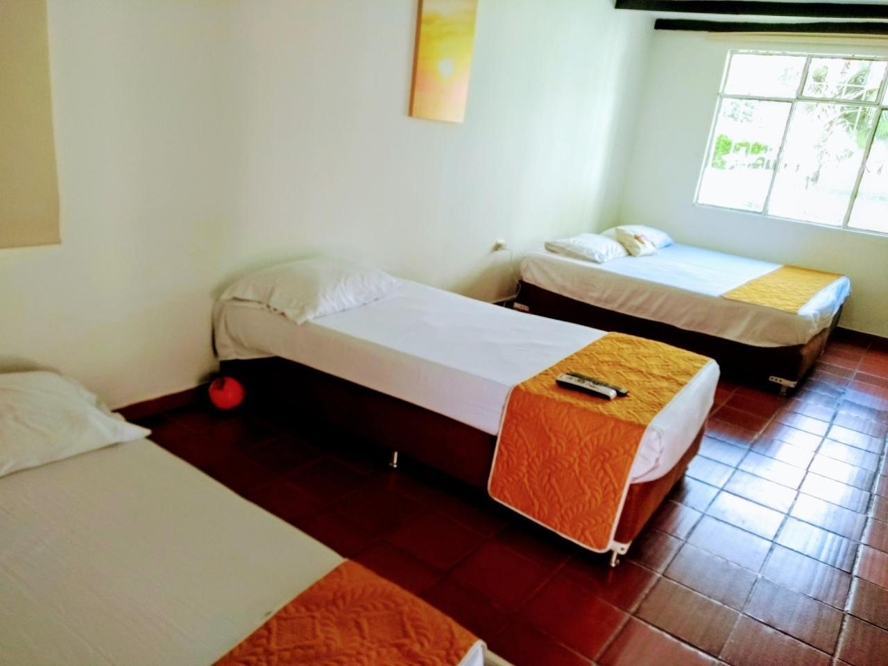 Hotel Playa By Marbar Hoteles Villeta Bagian luar foto