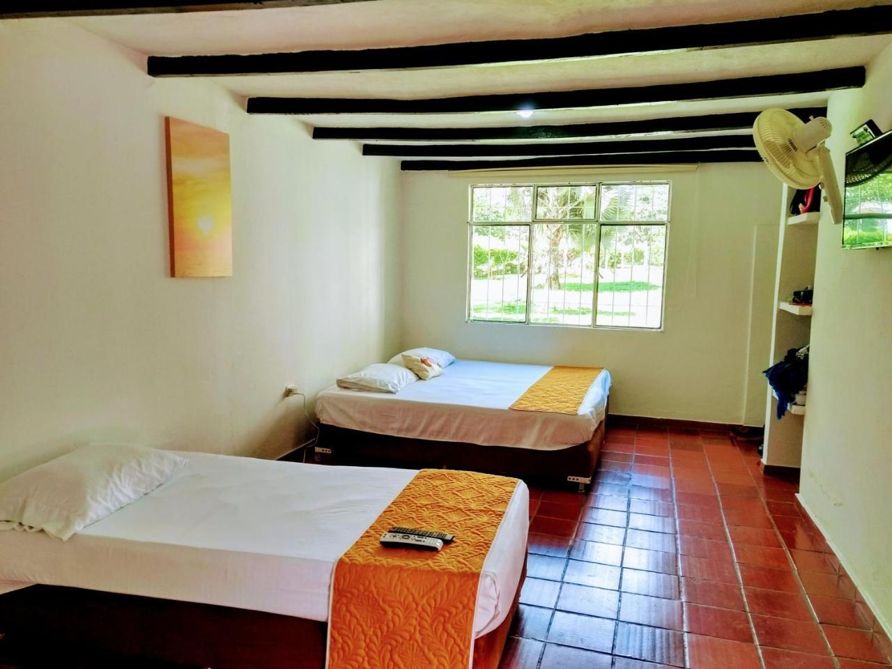 Hotel Playa By Marbar Hoteles Villeta Bagian luar foto
