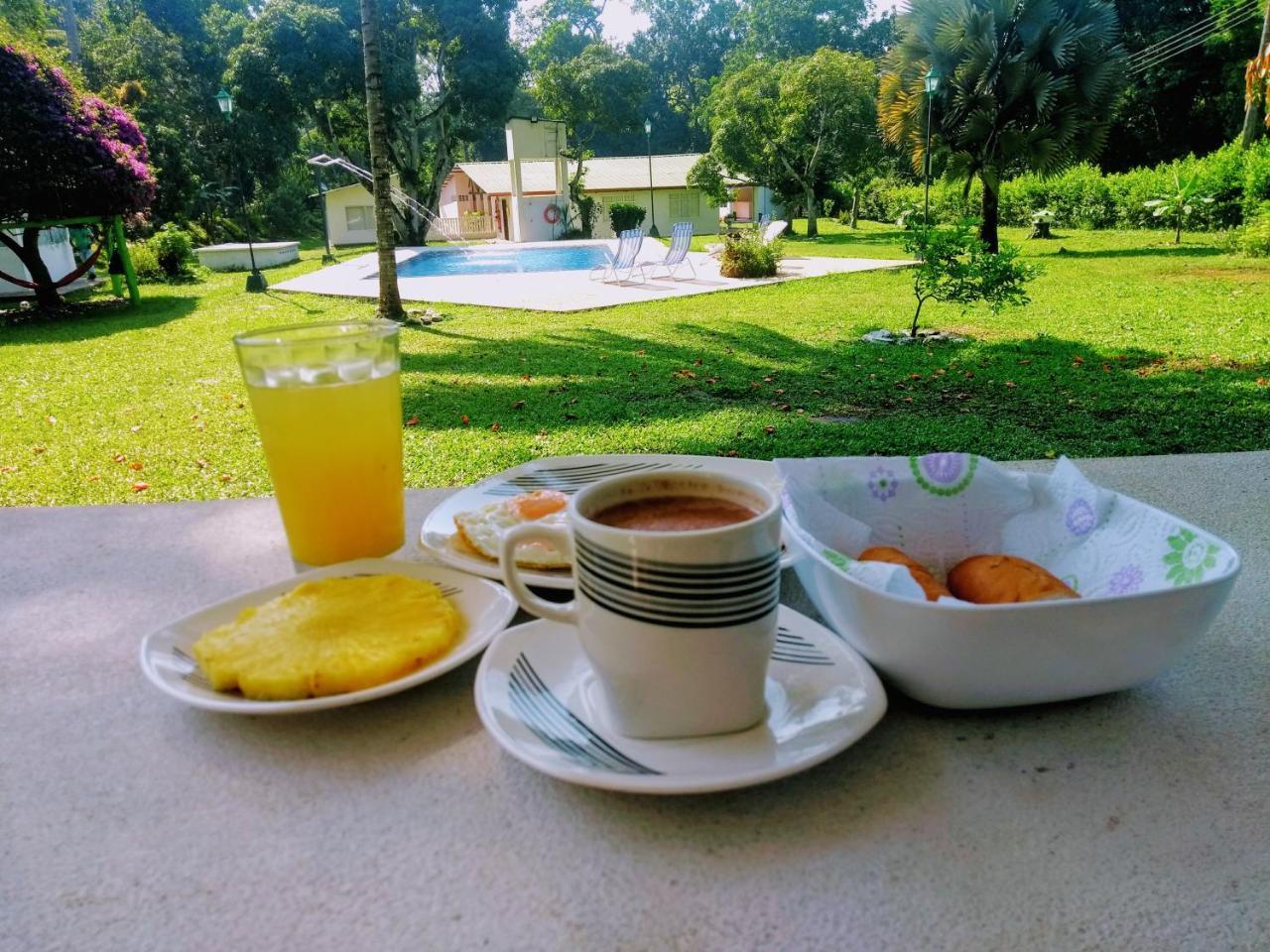 Hotel Playa By Marbar Hoteles Villeta Bagian luar foto